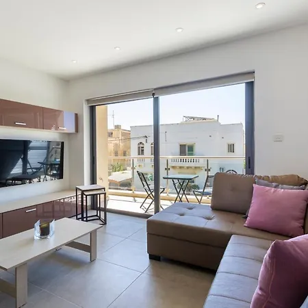 High-end With Comfy Beds & Super Wifi By 360 Estates San Ġwann